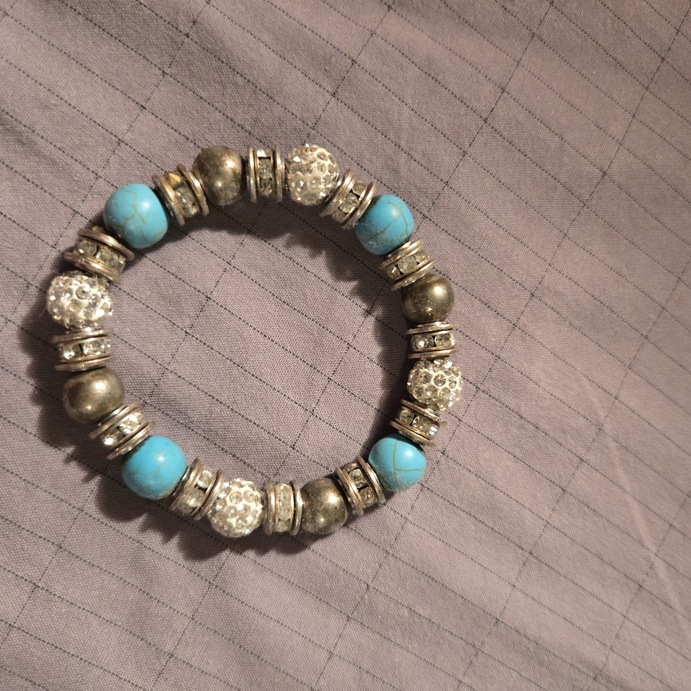 Elegant Silver and Turquoise Beaded Bracelet